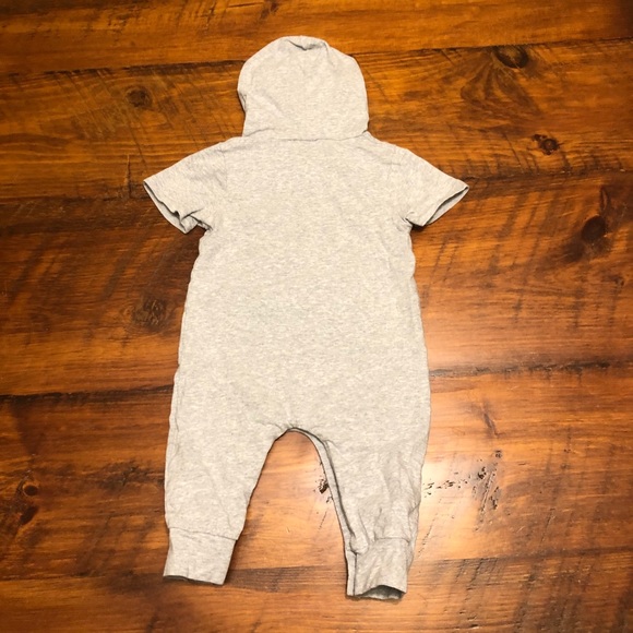 Baby Mini Boss Short Sleeve Hoodie Onesie - Picture 5 of 5